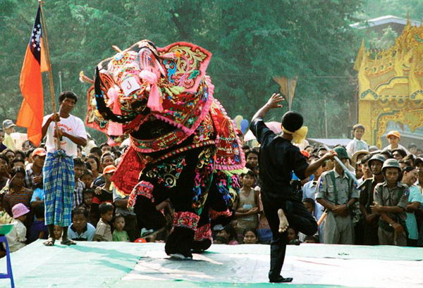 เทศกาลรำช้างKyaukse Elephant Dance พม่า