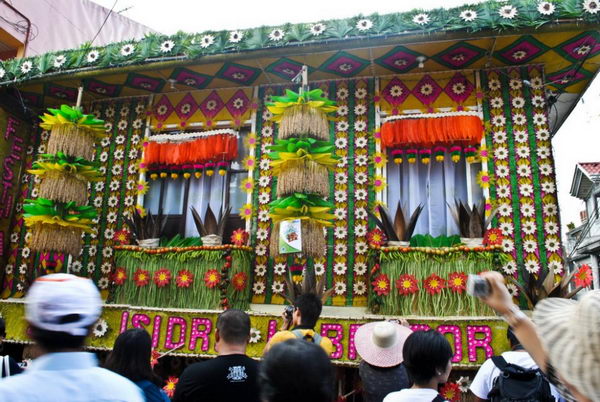คลิกที่นี่ เพื่อดูรูปใหญ่ ด้านล่าง เทศกาลปาฮิยัส Pahiyas Festival ฟิลิปปินส์
