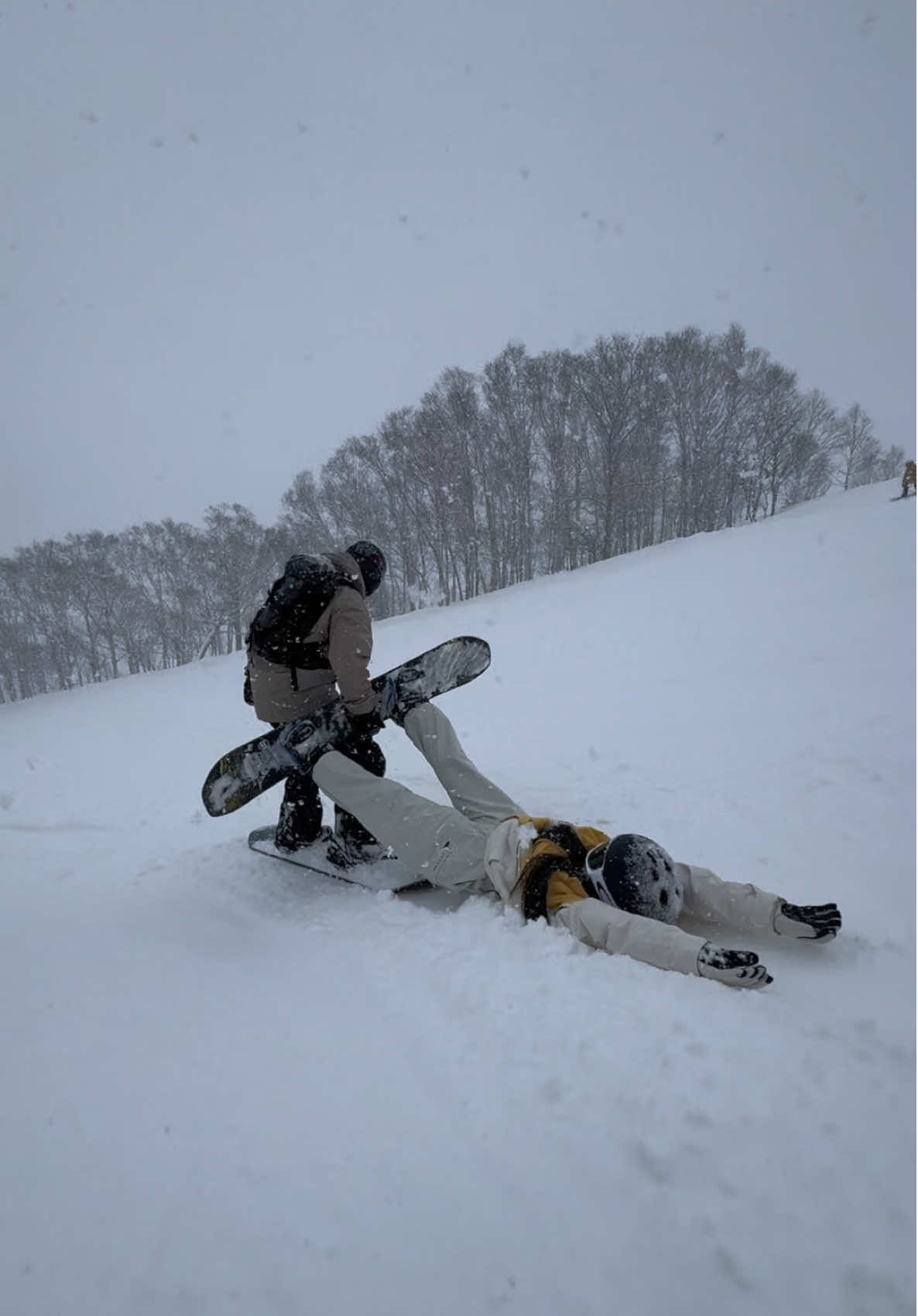 เห็นบ่นเมื่อยขา 🤣 @pimtha   Actor from Thailand
IG....