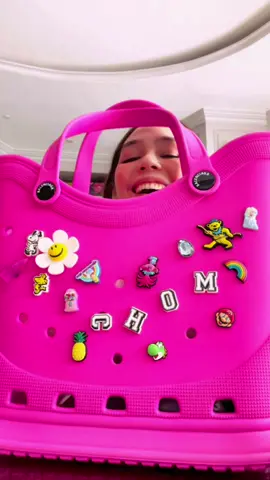 chomismaterialgirl 💖🐊👛  tryin to get ma shit together🤷🏻‍♀️    | คลิปน....