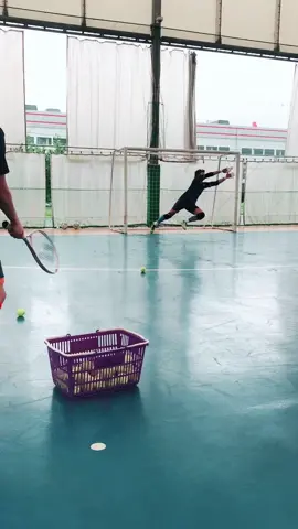 GKのテニスを用いた練習！Practice with GK tennis！テニス フットサル セーブ....