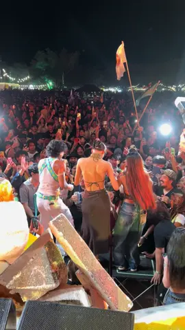 เพื่อนๆอยากดูกล้องหน้ามั้ยครับ   Singto Numchok Of....