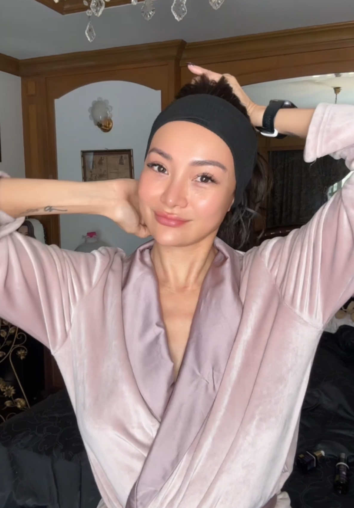 นัดเที่ยงออกเที่ยง 😆 เป็นคนบำรุงผิวจริงจังแบบนี้จร....